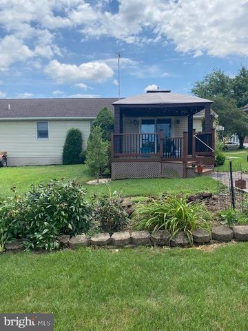 210 KENNEDY CT, Hanover, PA 17331