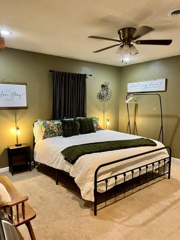 90 King Road, Weaverville, NC 28787