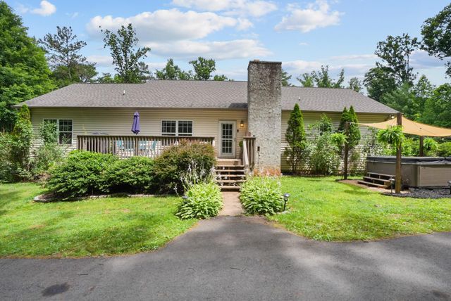 90 King Road, Weaverville, NC 28787