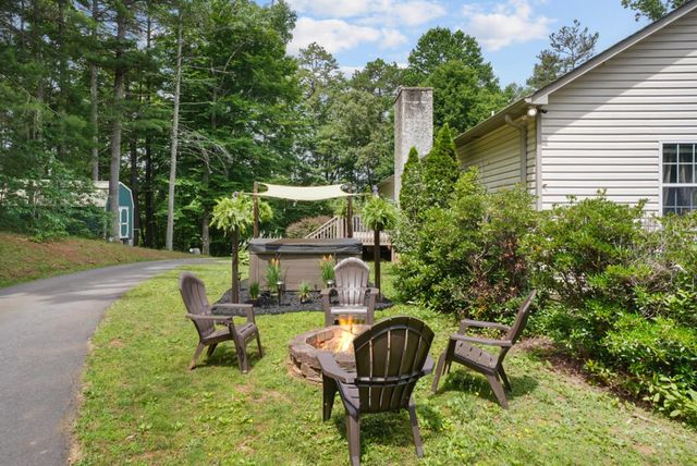 90 King Road, Weaverville, NC 28787