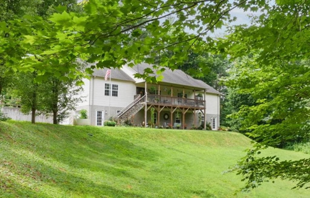 90 King Road, Weaverville, NC 28787