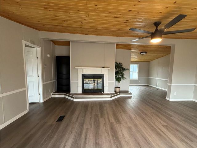 104 E Missouri Street, Oregon, MO 64473