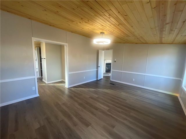 104 E Missouri Street, Oregon, MO 64473