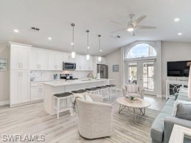 240 Nature View CT, Fort Myers Beach, FL 33931