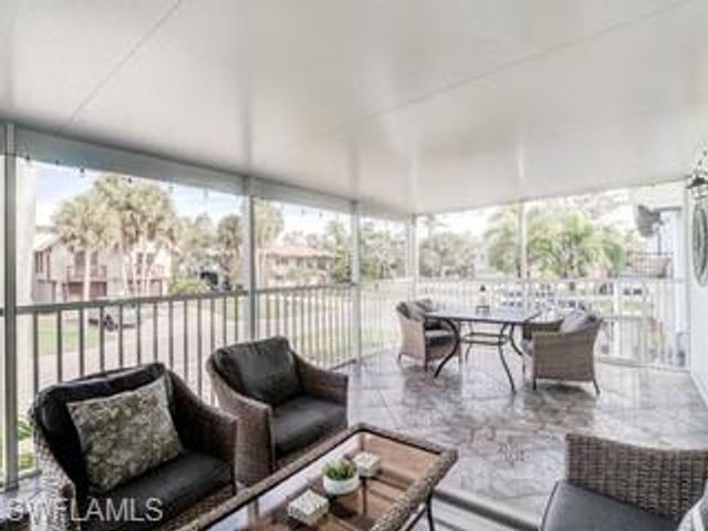 240 Nature View CT, Fort Myers Beach, FL 33931