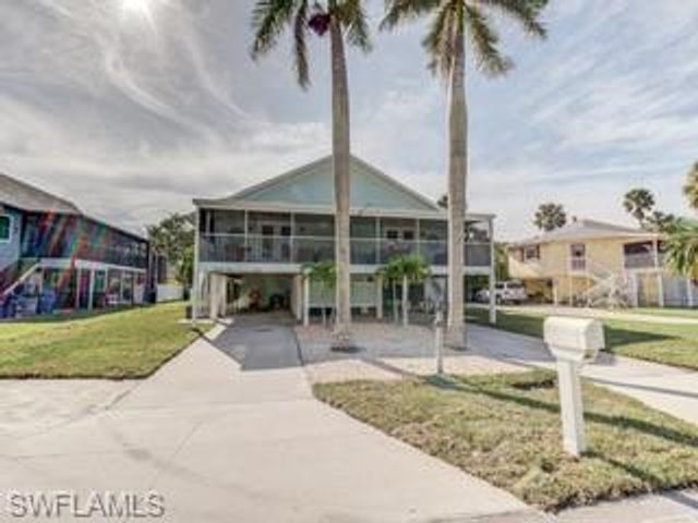 240 Nature View CT, Fort Myers Beach, FL 33931