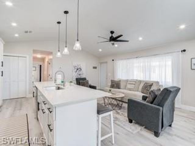 240 Nature View CT, Fort Myers Beach, FL 33931