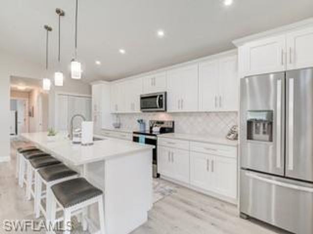 240 Nature View CT, Fort Myers Beach, FL 33931