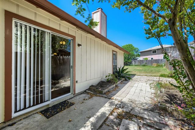 740 Simonetti DR A, Austin, TX 78748