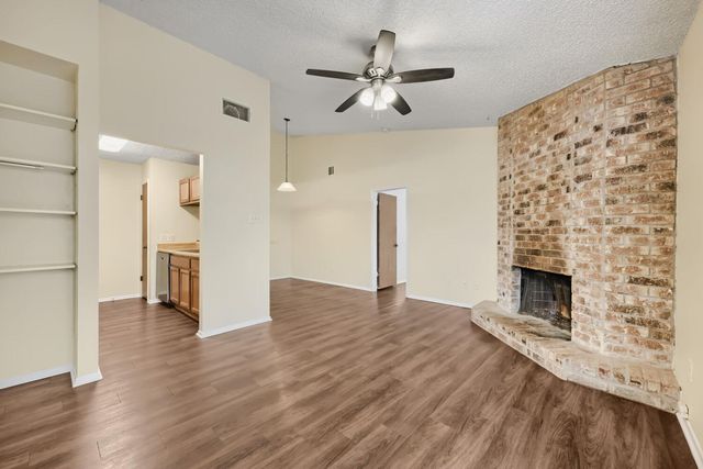 740 Simonetti DR A, Austin, TX 78748