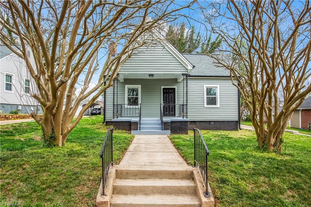2335 NW Greenway Avenue, Winston-salem, NC 27105