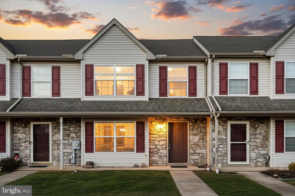 30 ROSEMARY CT, Manchester, PA 17345