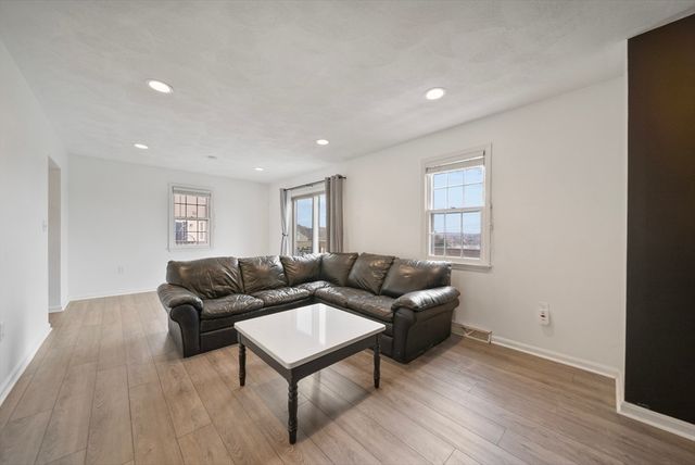 45 Washington St 55, Methuen, MA 01844