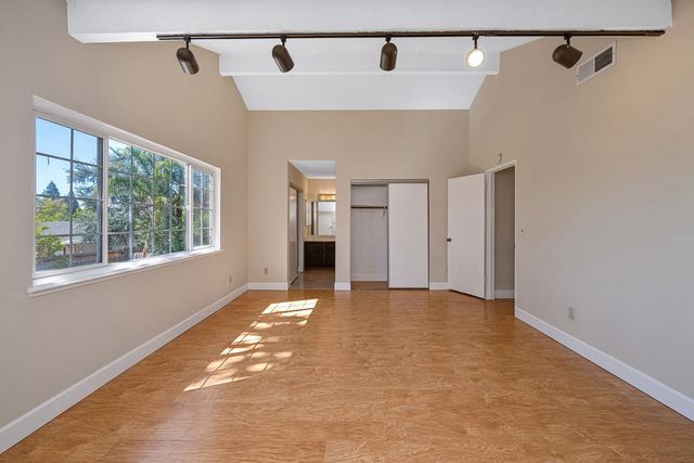 8954 Park Trail Dr, Elk Grove, CA 95624