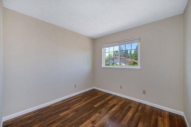 8954 Park Trail Dr, Elk Grove, CA 95624