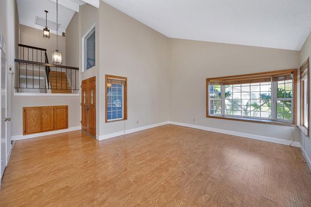 8954 Park Trail Dr, Elk Grove, CA 95624