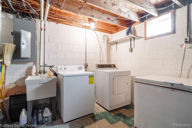 3313 Hollywood Street, Dearborn, MI 48124