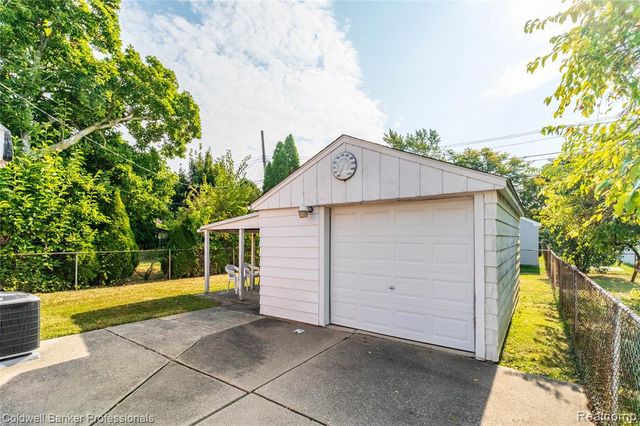 3313 Hollywood Street, Dearborn, MI 48124