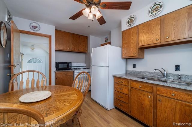 3313 Hollywood Street, Dearborn, MI 48124