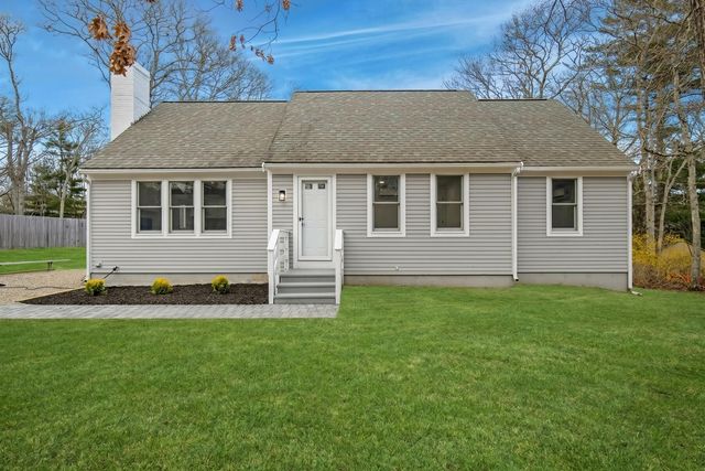 42 Bayberry Drive, Mashpee, MA 02649