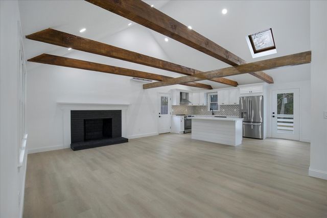 42 Bayberry Drive, Mashpee, MA 02649