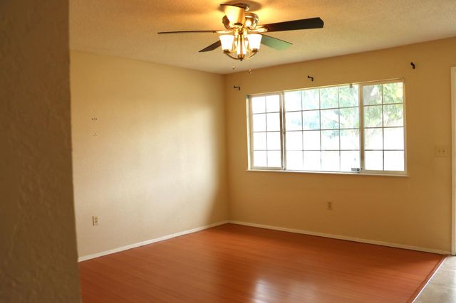 1217 Princeton Pl, Manteca, CA 95336