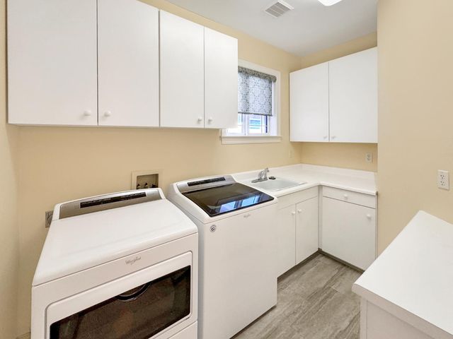 12097 Elm Ct, Auburn, CA 95602