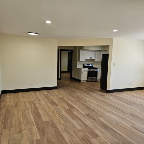 1115 E Algonquin Road 20, Arlington Heights, IL 60005