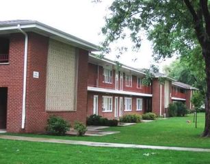 1115 E Algonquin Road 20, Arlington Heights, IL 60005