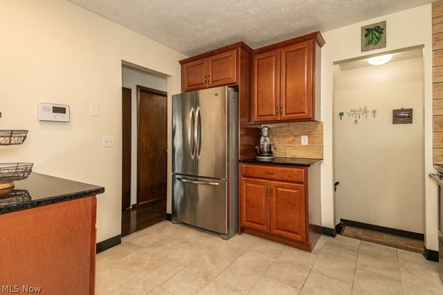 652 Saint Lawrence Boulevard, Eastlake, OH 44095