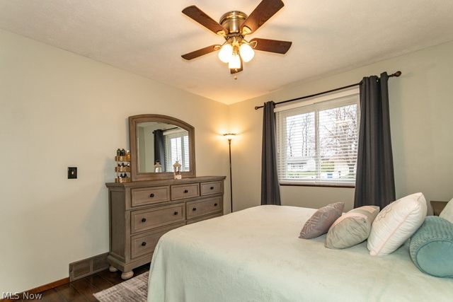 652 Saint Lawrence Boulevard, Eastlake, OH 44095