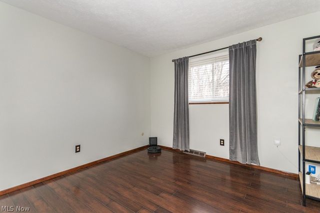 652 Saint Lawrence Boulevard, Eastlake, OH 44095