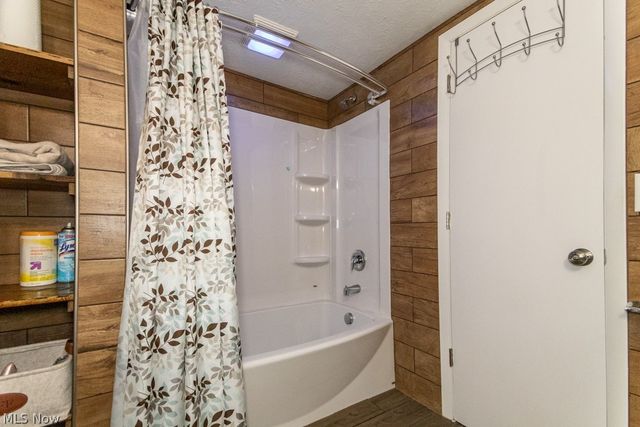 652 Saint Lawrence Boulevard, Eastlake, OH 44095