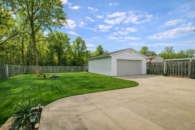 652 Saint Lawrence Boulevard, Eastlake, OH 44095