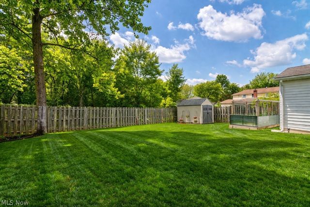 652 Saint Lawrence Boulevard, Eastlake, OH 44095