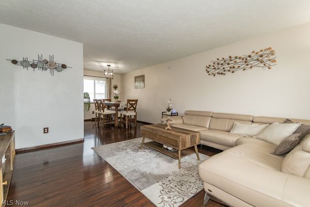 652 Saint Lawrence Boulevard, Eastlake, OH 44095