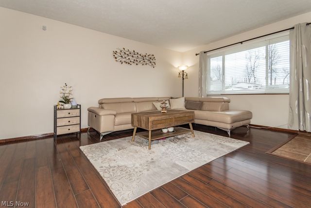 652 Saint Lawrence Boulevard, Eastlake, OH 44095