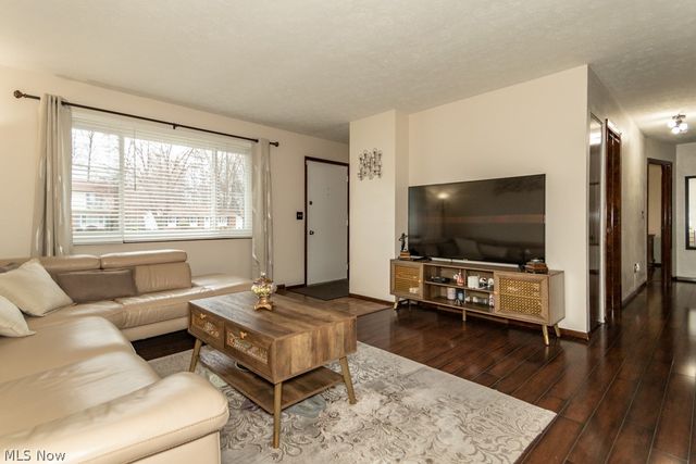 652 Saint Lawrence Boulevard, Eastlake, OH 44095