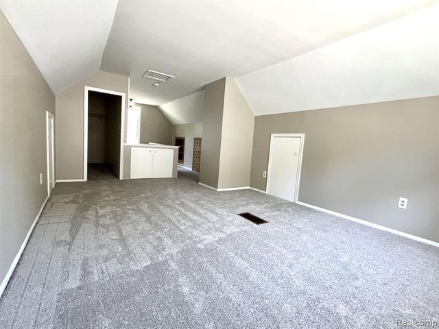 18475 Dalby, Redford, MI 48240