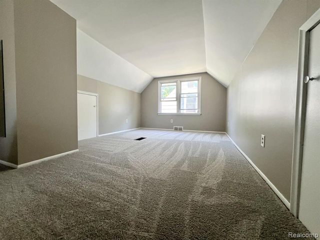 18475 Dalby, Redford, MI 48240