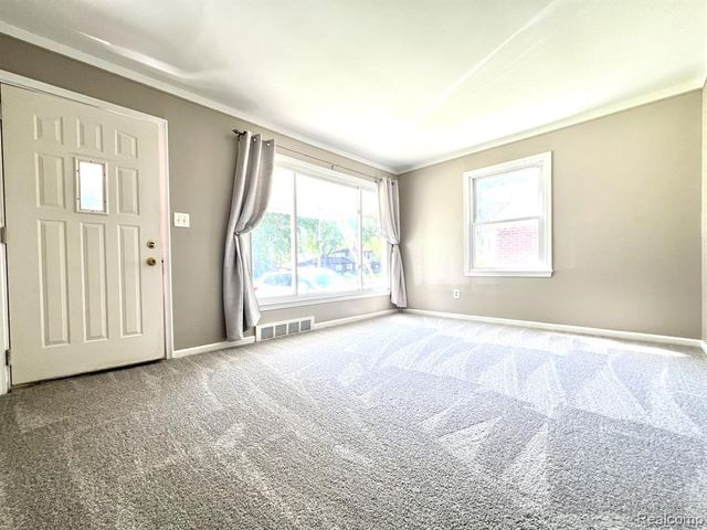 18475 Dalby, Redford, MI 48240