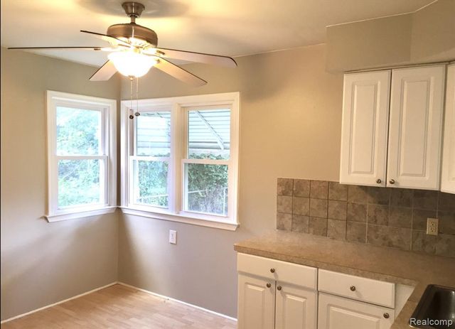 18475 Dalby, Redford, MI 48240