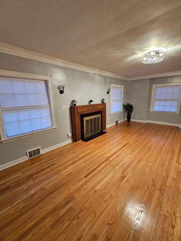 306 Bohland Avenue, Bellwood, IL 60104