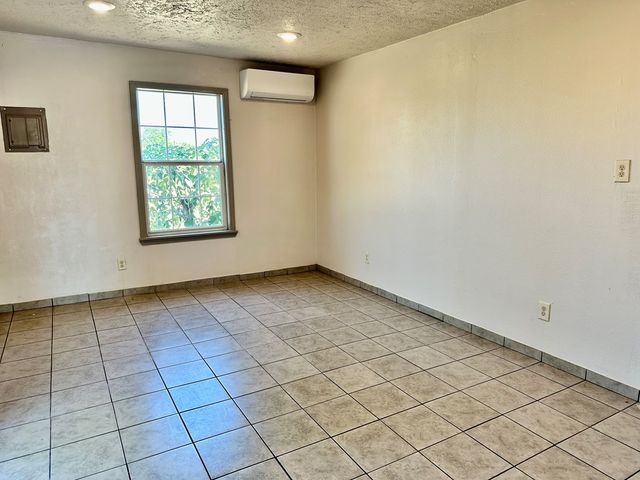 912 W 36th St, Odessa, TX 79764