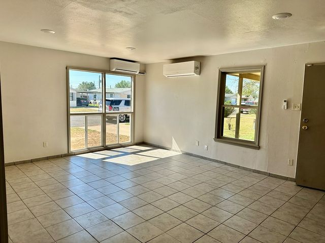 912 W 36th St, Odessa, TX 79764