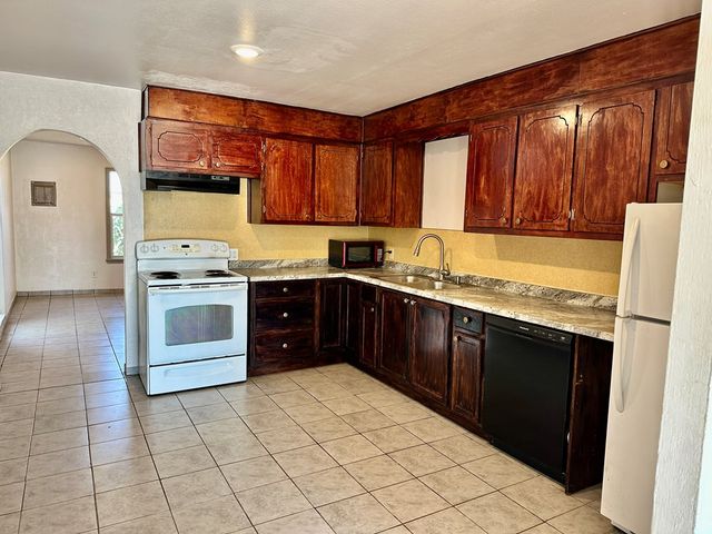 912 W 36th St, Odessa, TX 79764