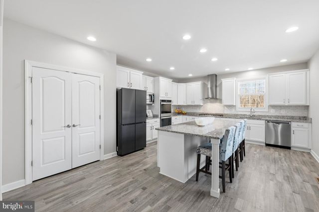 113 IRELAND DR, Fredericksburg, VA 22406