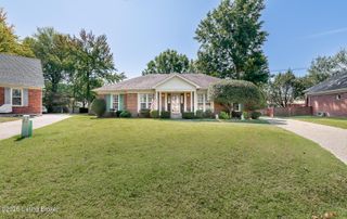 7620 Newton Ct, Louisville, KY 40228