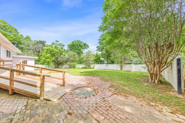 201 Edgewood Drive, Lafayette, LA 70503