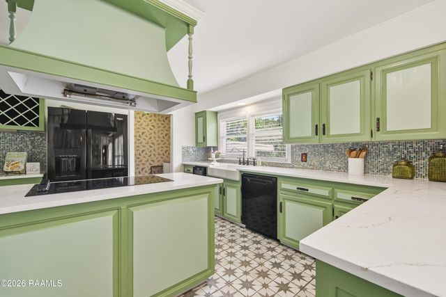 201 Edgewood Drive, Lafayette, LA 70503